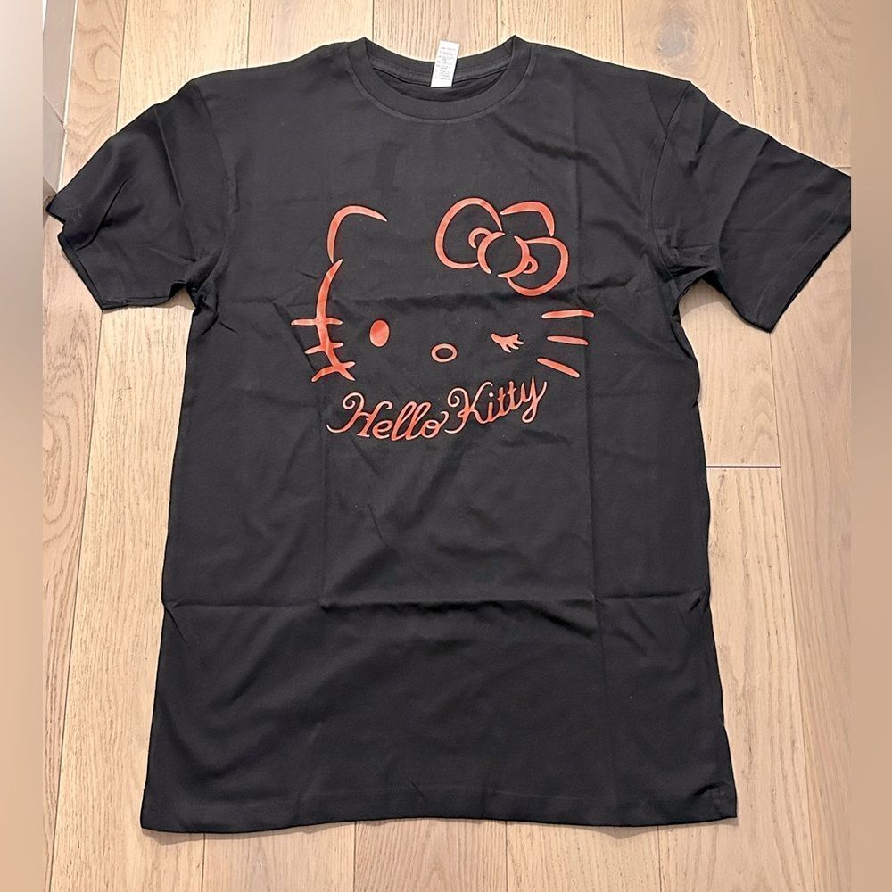 Hello Kitty Black T-Shirt Size Medium NWOT